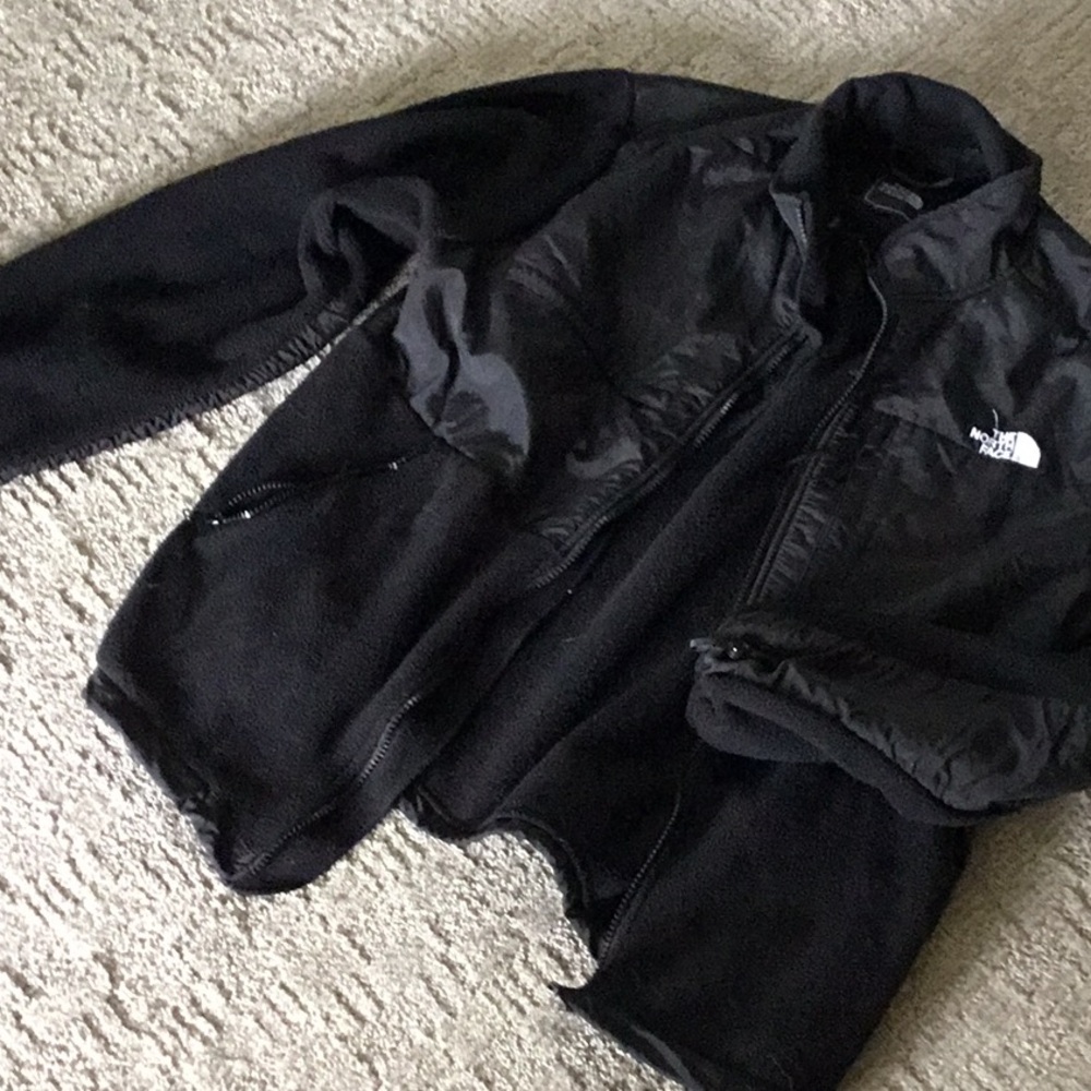 The North Face size Lg blk jacket